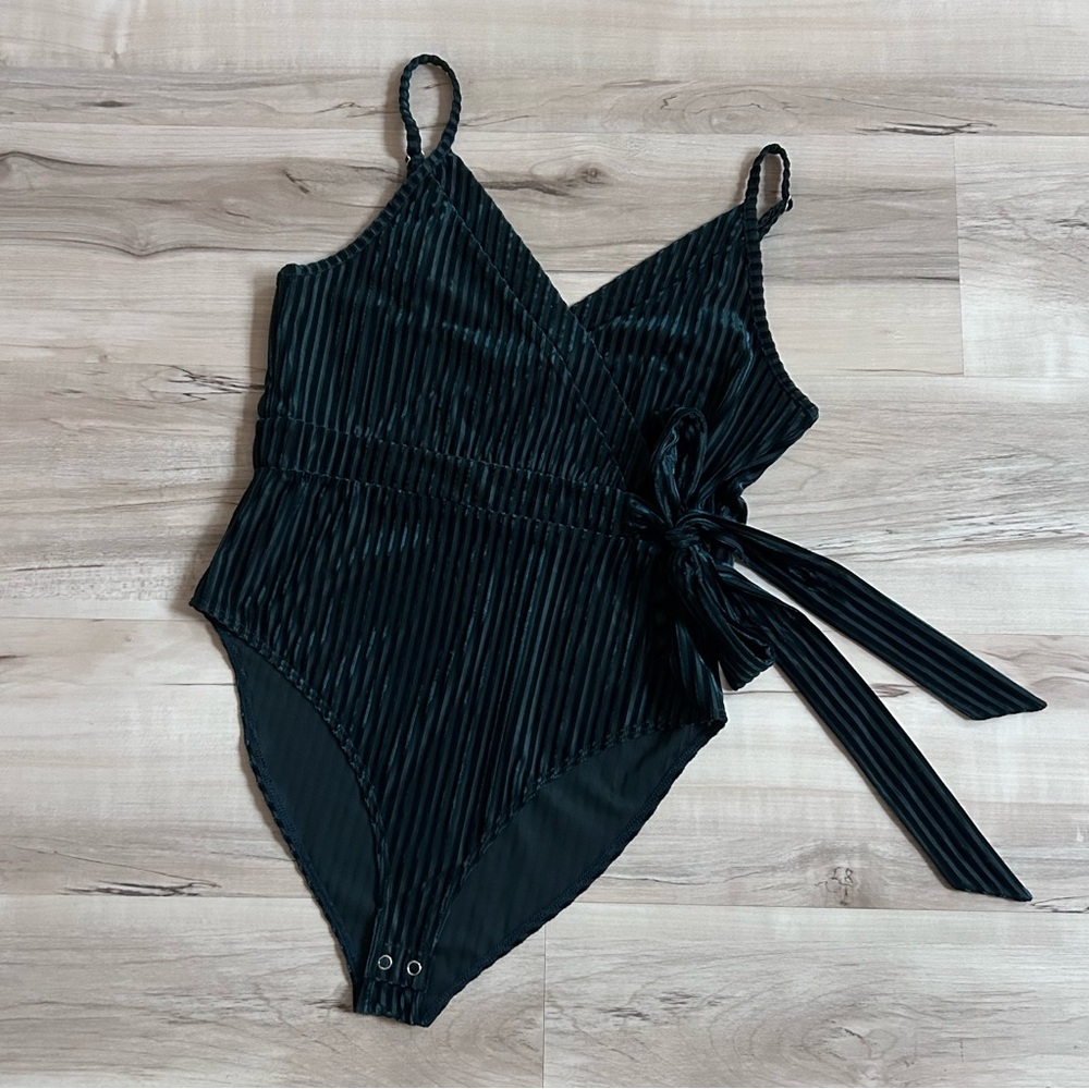 Forever 21 Striped Bodysuit Size Large Green Velvet Tie Front Green
